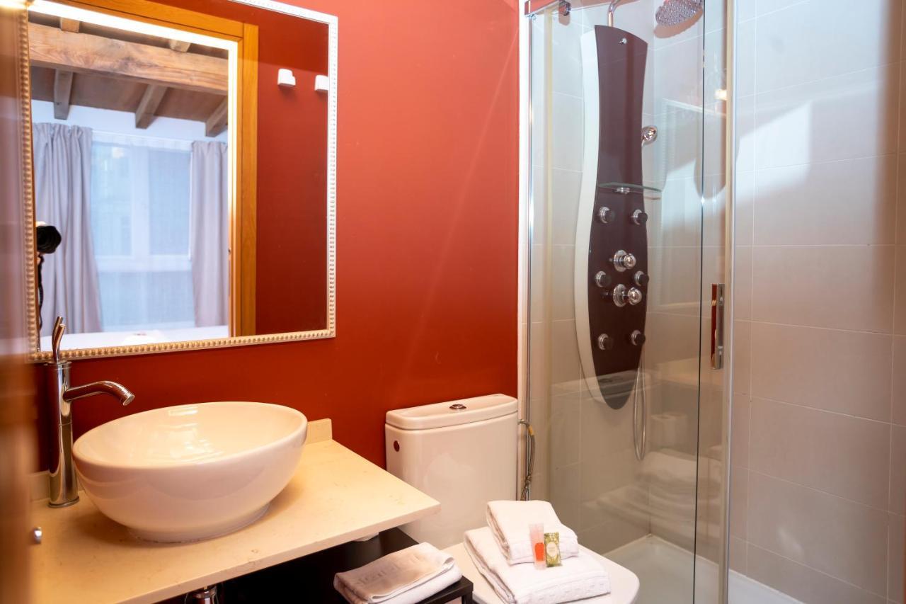 شقة Turistiqa - Ferrol - Triplex Centro المظهر الخارجي الصورة